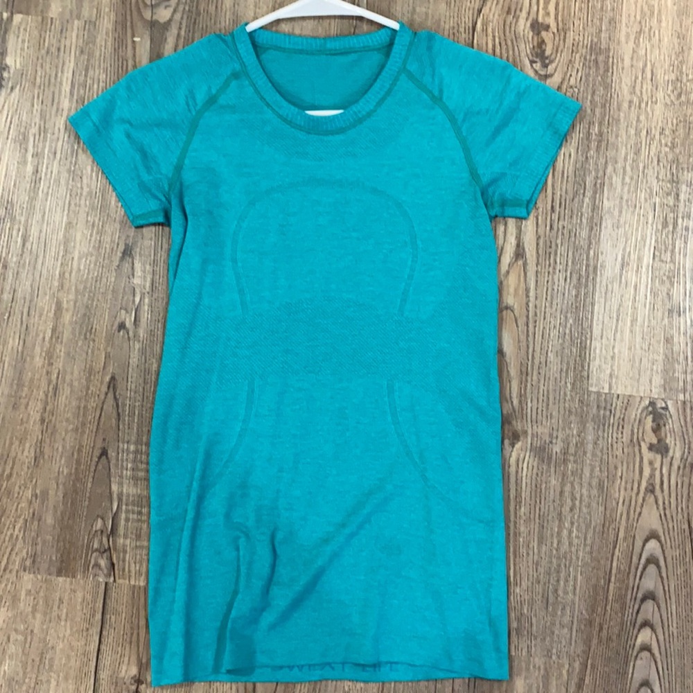 Lululemon turquoise swiftly tech shirt